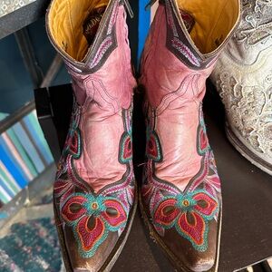 Old Gringo pink booties